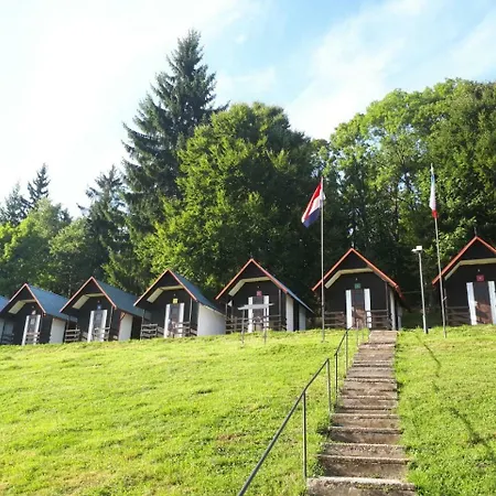 Kemp Olivin Hiker Huts *